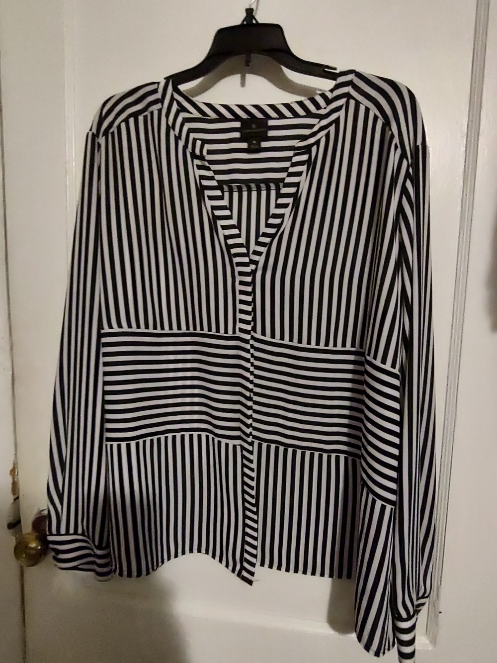 Worthington Black and White Vertical Stripe V-Neck Blouse